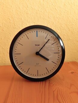 TCM Tischuhr, Kaminuhr, Funkuhr, DCF77, modern, silbergrau, rund - Wesel
