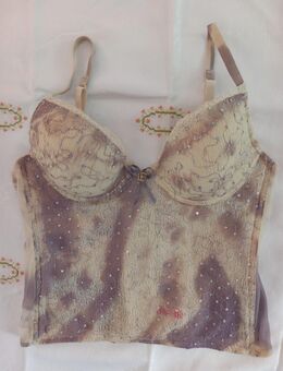 Süße Corsage von Biagiotti, beige-violett mit Bügeln und elastischen Stäben, Häkchen und Ösen, Größe 75 B - Sandstedt