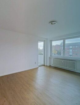 ++ Renovierte 3-Zimmer-Wohnung mit modernem Tageslichtbad und Balkon ++ - Emden