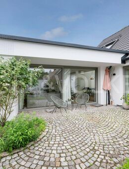 ENGEL & VÖLKERS - Design & Natur vereint – Exklusives Architektenhaus mit Traumgarten - Grafing (München)