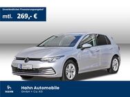 VW Golf, 1.5 VIII eTSI Life, Jahr 2020 - Kornwestheim