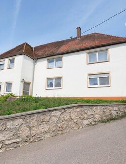 Sanierungsbedürftiges Anwesen mit traumhafter Aussicht, Hanglage und besonderem Gewölbekeller - Ehingen (Ries)