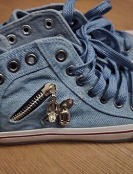 Trendige High-Top-Sneaker aus Denim – Hellblau mit coolen Details! - Rosenfeld