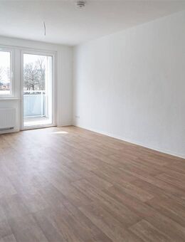 ++ Erstbezug nach Sanierung ++ Moderne 2 Zimmerwohnung mit Dusche und Wanne + Solarmodul - Chemnitz