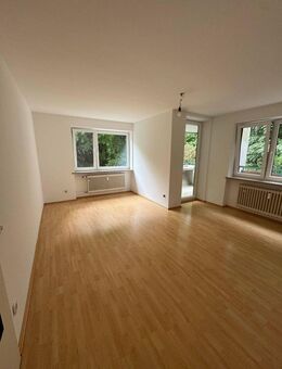 Schöne 3-Zimmer-Wohnung mit Balkon in München - München
