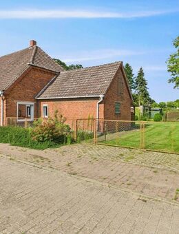 Doppelhaushälfte mit großem Grundstück in Kneese bei Gadebusch - Kneese