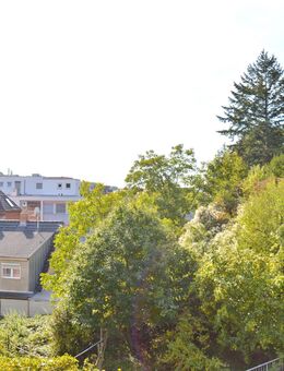 Backnang Schöne lichtdurchflutete und zentral gelegene Wohnung mit Stellplatz und Keller - Backnang