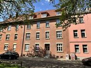 Helle und freundliche Dachgeschoss-Wohnung mit Tageslicht-Bad - Dessau-Roßlau