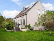 AIGNER - Wohlfühlen in ruhiger Lage-Doppelhaushälfte mit großem Garten & viel Platz für die Familie - Erdweg