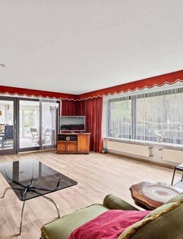 Außergewöhnlich großzügiges Haus mit der Möglichkeit des Wohnens auf einer Ebene in ruhiger Wohnlage - Wutöschingen