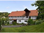 RESERVIERT - Attraktives Bauernhaus mit Scheune und hohem Freizeitwert ringsum! - Waldeck (Hessen)