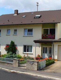 Zweifamilienhaus mit Einliegerwohnung in Königshofen - Lauda-Königshofen