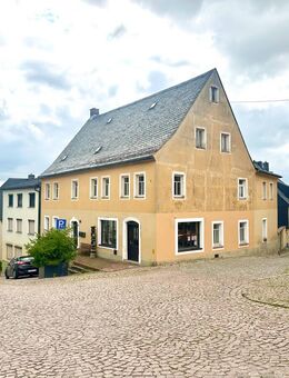 Wohn- und Geschäftshaus Mehrfamilienhaus mit Denkmalschutz in Toplage von Augustusburg bei Chemnitz - Augustusburg