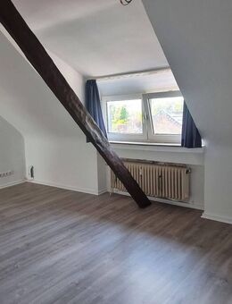 2. Obergeschoss: Renovierte 3 Zimmerwohnung, 95 m² - Baesweiler