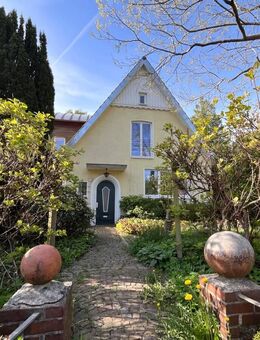 Einfamilienhaus mit 5 Zimmern, Anbau & Baugrundstück in bester Volksdorfer Lage - Hamburg