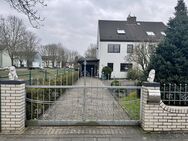 Gepflegte Doppelhaushälfte mit eigener Einfahrt XL Garage und Carport ! - Mönchengladbach