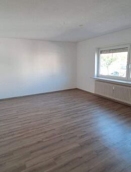 Verkehrsgünstig gut gelegene 2 Zimmerwohnung mit Balkon und Garage - Limburgerhof