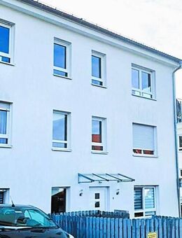 Stilvolle 3-Raum-Maisonetten-Wohnung mit Einbauküche, Terrasse & Carport - Leinburg