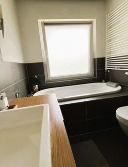 Exklusives Familienanwesen mit Einliegerwohnung, Sauna & Pool-Wohnen und Vermieten in Cremlingen-Hordorf - Cremlingen