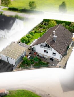 Einfamilienhaus mit viel Potential, 5 ZKB+Souterrain 2 ZKB, ausbauf.DG, Grund 950 qm, 2 Garagen - Böhmfeld
