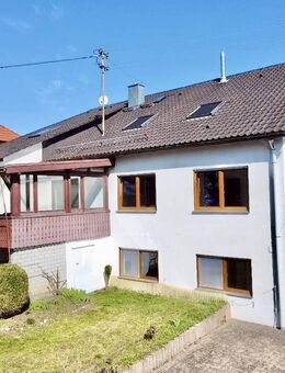 Großzügiges Wohnhaus mit 3 Wohneinheiten in sonniger Lage - Burladingen