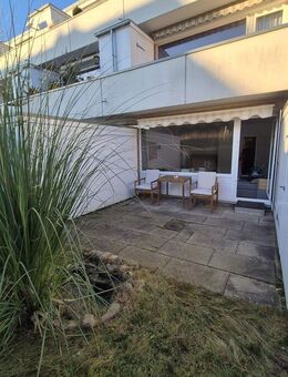 Gemütliche Wohnung in ruhiger Lage, Südterrasse und Garten, Tiefgaragenstellplatz - Lübeck