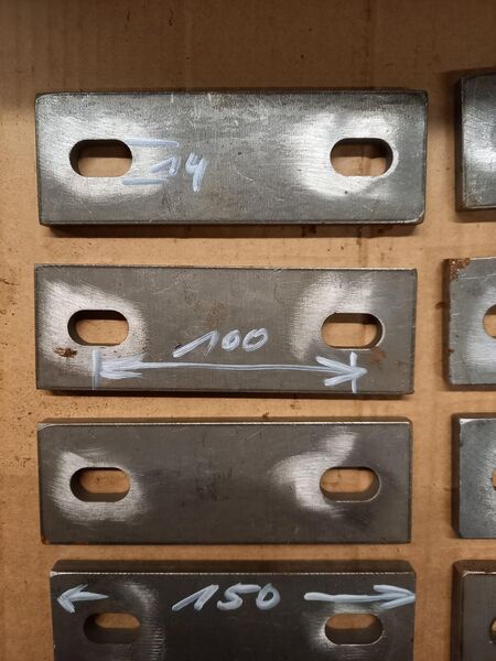 10 Flacheisen mit Langlöcher - Büdingen