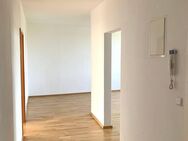 3-RaumWohnung mit Balkon, offene Küche mit EBK und Tageslichtbad - Chemnitz