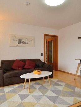 Helle 2 Zimmer-Wohnung in Wittlingen mit tollem Freisitz, möbliert - Wittlingen