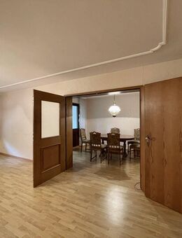 Platz satt und viel Spielraum - Haus mit Einliegerwohnung zum Aufwerten - Ingolstadt