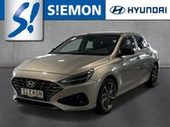 Hyundai i30, 1.5 T-GDI Fastback 48V Edition 30 RKam, Jahr 2021 - Münster