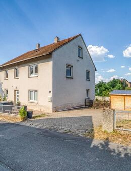 Innen wie neu - außen mit Potenzial: Wohnen auf großem Grund - Uehlfeld