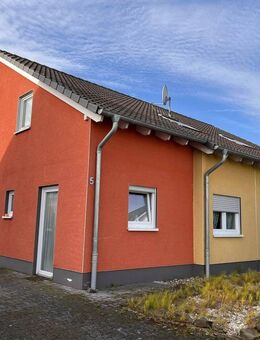 Stadtgrenze Siegburg - kompakte Doppelhaushälfte mit 5 Zimmern und 2 Bädern - Siegburg