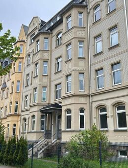 sehr schöne 4-Zimmer-Wohnung mit Balkon, Aufzug und Pkw-Stellplatz in Chemnitz Bernsdorf - Chemnitz