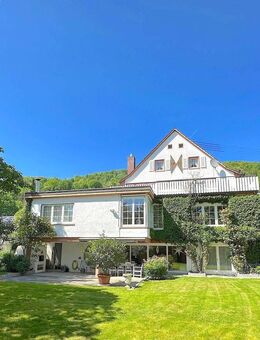 Stilvolle 11-Zi. Villa auf sonnigem 1845 qm Traumgrundstück, TOP Lage, Ein- Zweifamilienhaus, mit PV- Anlage, 3 Garagen ... - Grenzach-Wyhlen