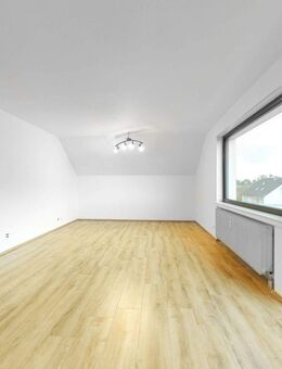 Modernes Wohnen über den Dächern von Minden - Kernsanierte 2-Zimmer-Dachgeschosswohnung mit Balkon und Stil - Minden (Nordrhein-Westfalen)