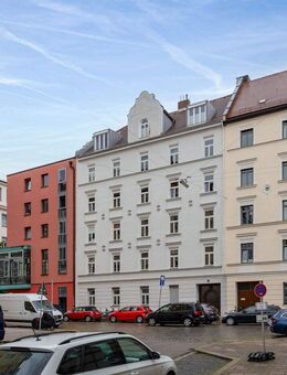 Charmante Erdgeschosswohnung in denkmalgeschütztem Gebäude der Neorenaissance - München