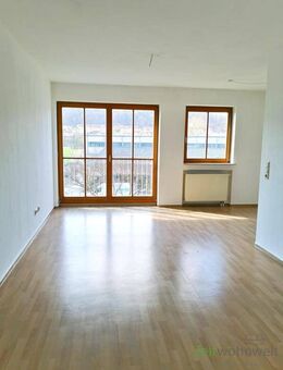 (13648_01) Meiningen: kleine ruhige 2-Zimmer Wohnung mit PKW-Stellplatz und Keller, EBK möglich - Meiningen