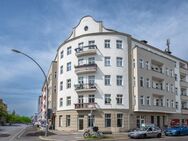Kreuzberg: 2-Zimmer-Wohnung mit Balkon im Gründerzeithaus - vermietetes Investment - Berlin
