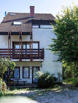 Große Doppelhaushälfte in Rümmingen: mit 12 Zimmern, privatem Garten und 2 sep. Einliegerwohnungen - Rümmingen