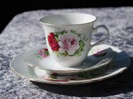 3tlg. Porzellan Kaffeegedeck von Poecelaine de Bohême / Carlsbad / rose Rose - Zeuthen