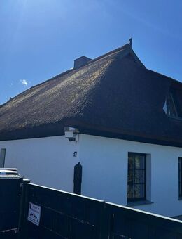 Exklusives Reetdachhaus in Greifswald-Wieck mit 2 Wintergärten, Koiteich & Nebengebäude - Greifswald