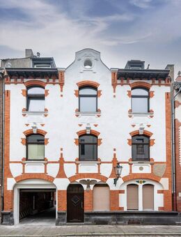 Historisches Stadthaus in Rheinnähe! Spektakulärer Keller mit ca. 5 m Deckenhöhe - Düsseldorf