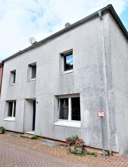 Zweifamilienhaus mit 2 Garagen in ruhiger Umgebung - Kleve (Nordrhein-Westfalen)