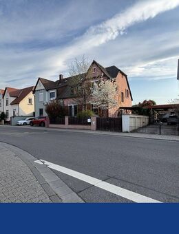 Viel Platz für Ihre Familie - Doppelhaushälfte mit Charakter, Garten und Ausbaupotenzial - Worms
