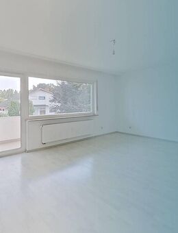 ** Modernisierte 3-Zimmer-Wohnung mit BALKON, modernem Bad und viel Lichteinfall ** - Walldürn