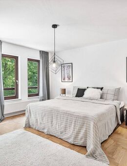 Alt-Hoheneck! Neckarblick, frisch renoviert, sofort einziehen! 3-Zimmer-Whg. - Ludwigsburg