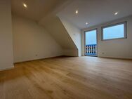 Exklusive, helle Dachgeschosswohnung - 2 Balkone, Top-Lage - Nürnberg