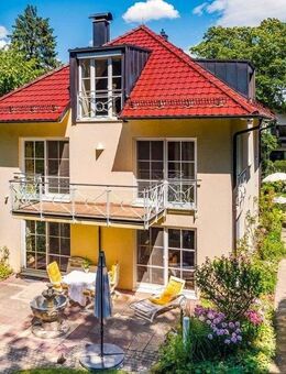 Solide Kapitalanlage / Luxuriöse Villa mit Gästehaus in Bestlage / Verkauf mit Rückmietung - Planegg
