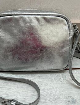 Handtasche von Esprit , silberfarben leicht glänzend - Vechta